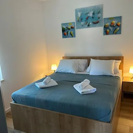 With Pool And Jacuzzi Trogir