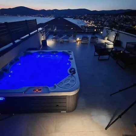 With Pool And Jacuzzi * Trogir